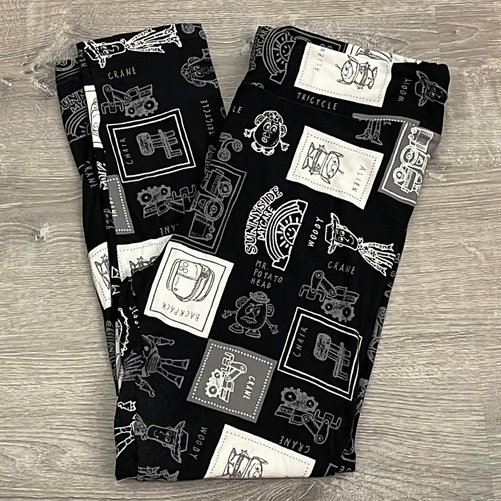 🌟🌟DISNEY LULAROE TOY STORY LEGGINGS SIZE TC🌟🌟